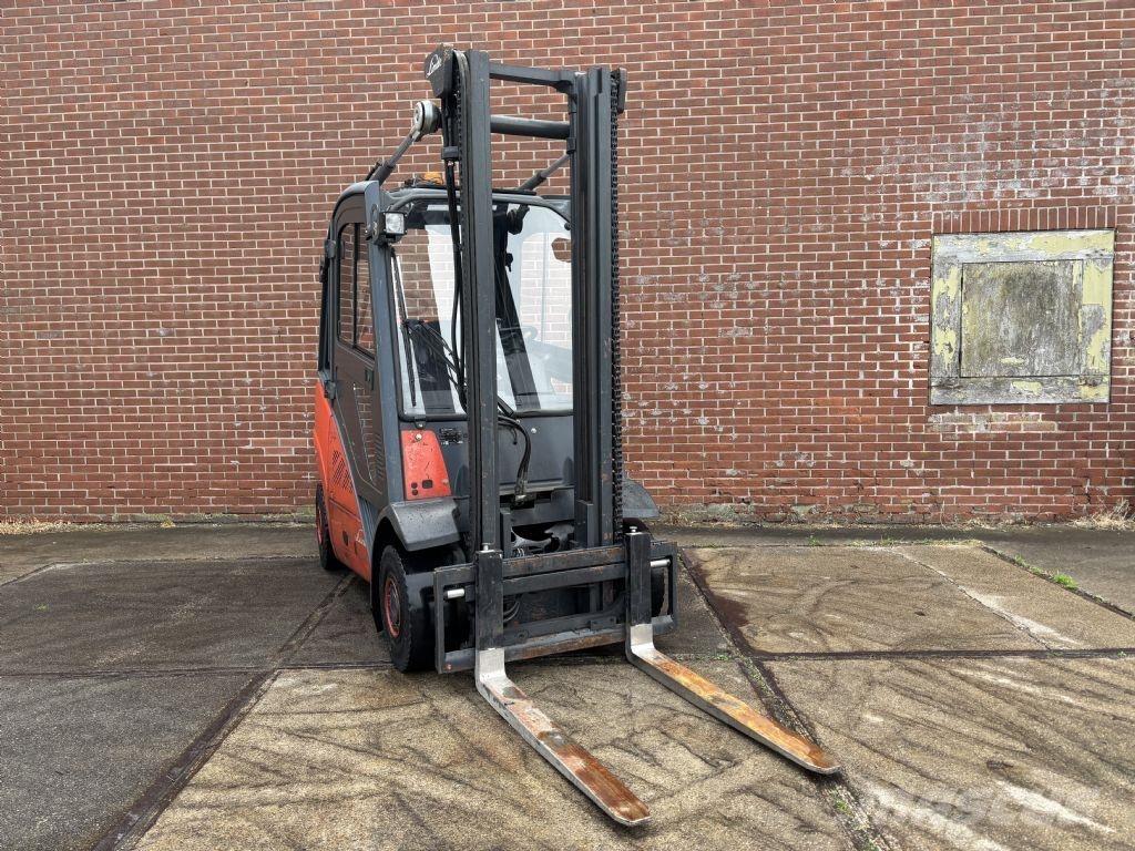Linde H25T-01 Gázüzemű targoncák