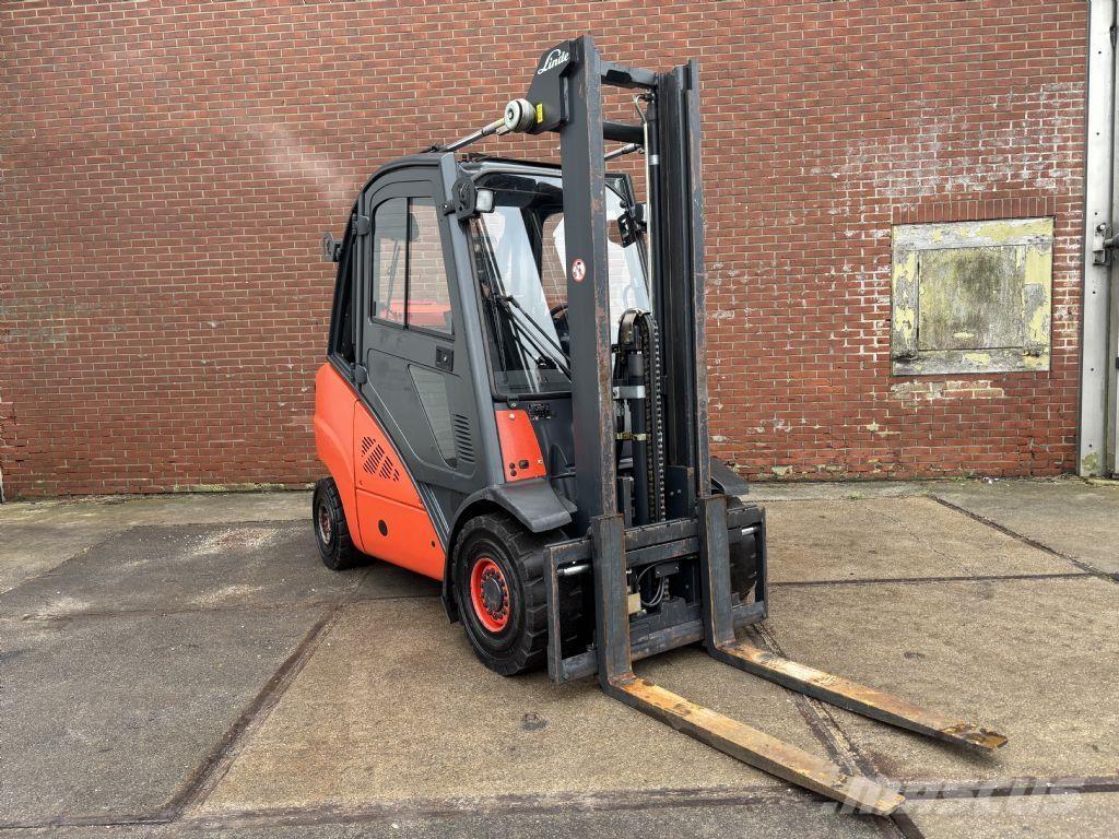 Linde H35T-01 Gázüzemű targoncák