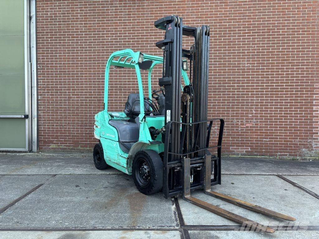 Mitsubishi FD25N Dízel targoncák