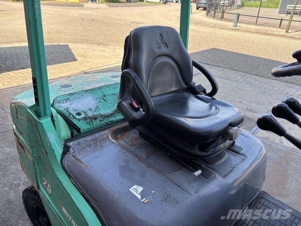 Mitsubishi FD25N Dízel targoncák