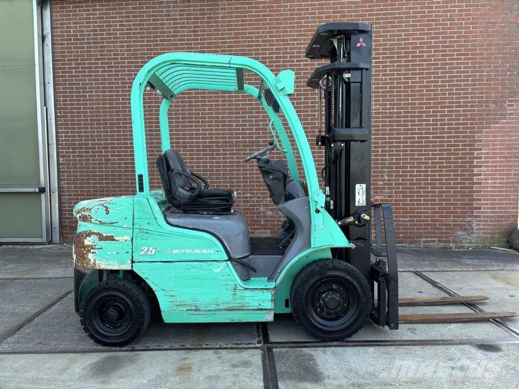 Mitsubishi FD25N Dízel targoncák