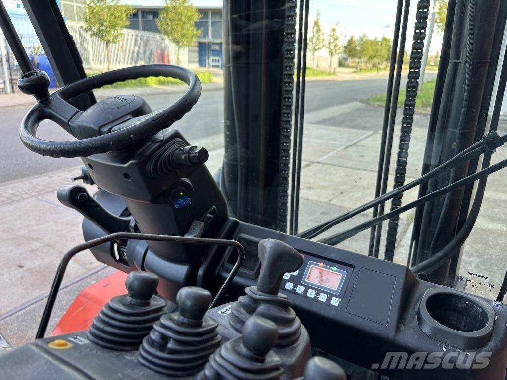 Toyota 8FBMT50 Elektromos targoncák