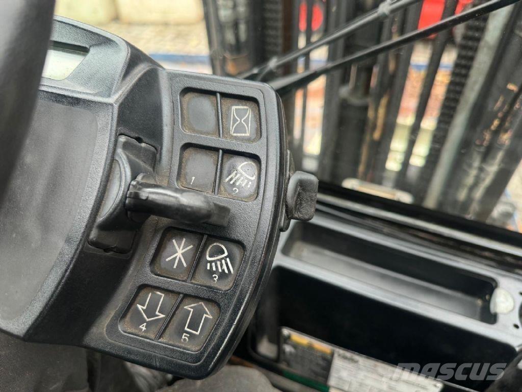 Yale GLP30VX Gázüzemű targoncák