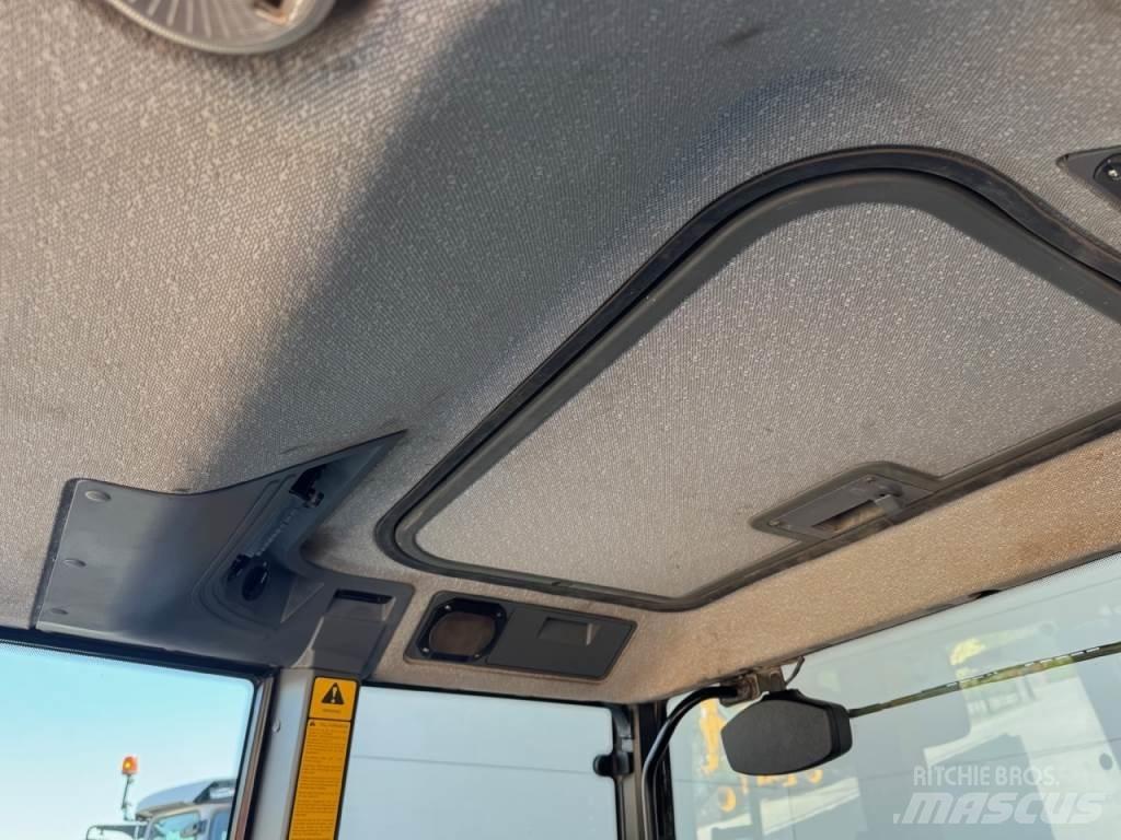 Ford 8240 SLE Traktorok