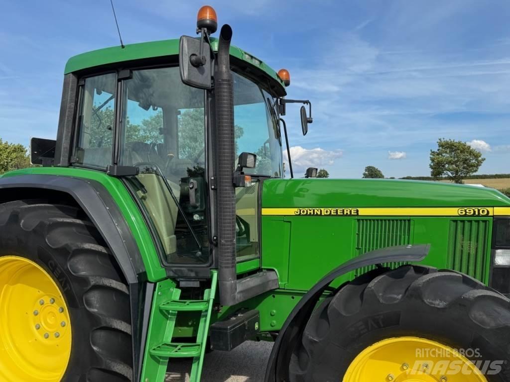 John Deere 6910 Traktorok