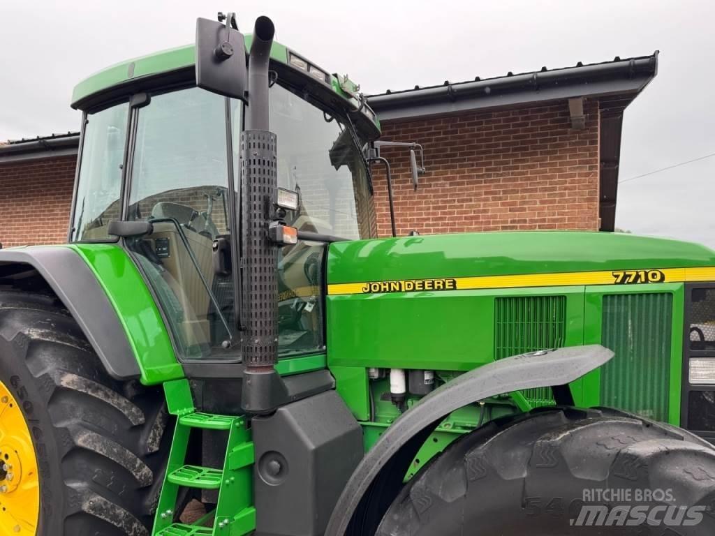 John Deere 7710 Traktorok