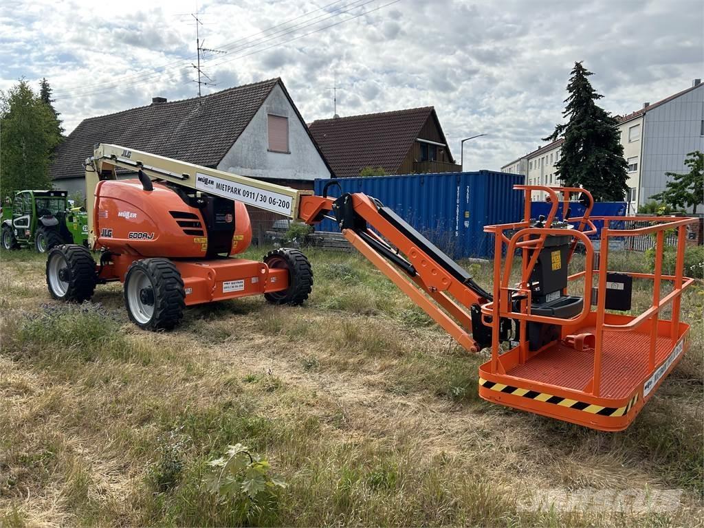 JLG 600AJ Karos emelők