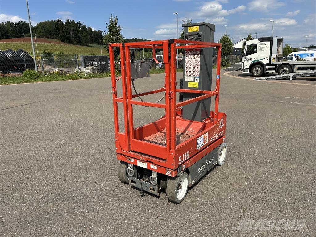 SkyJack SJ16 Kompakt önjáró emelők