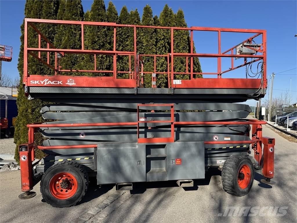 SkyJack SJ9250 Ollós emelők