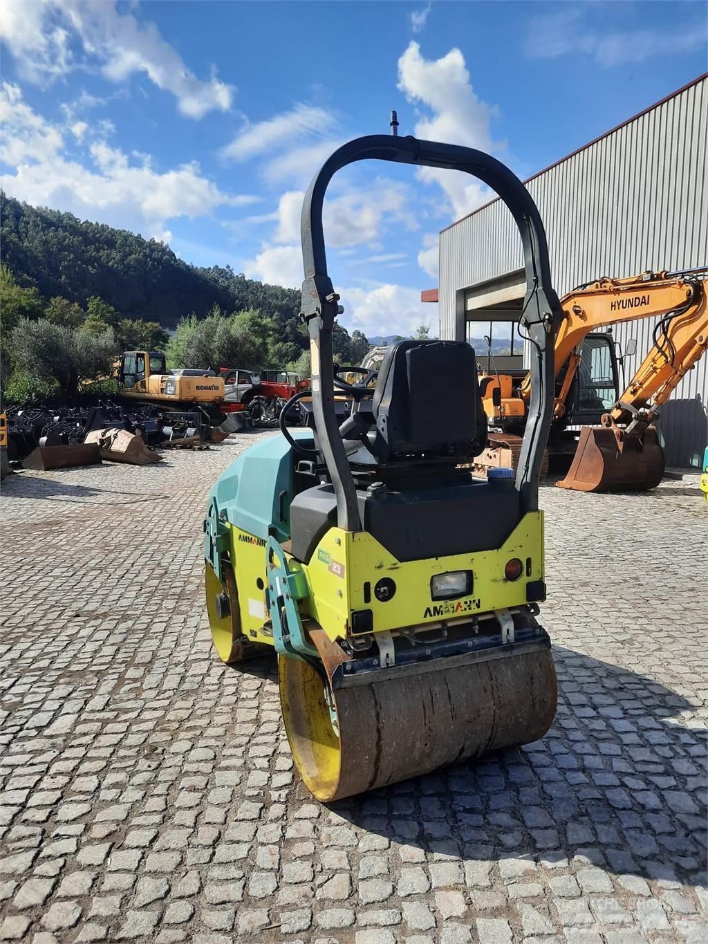 Ammann ARX23 Ikerdobos hengerek