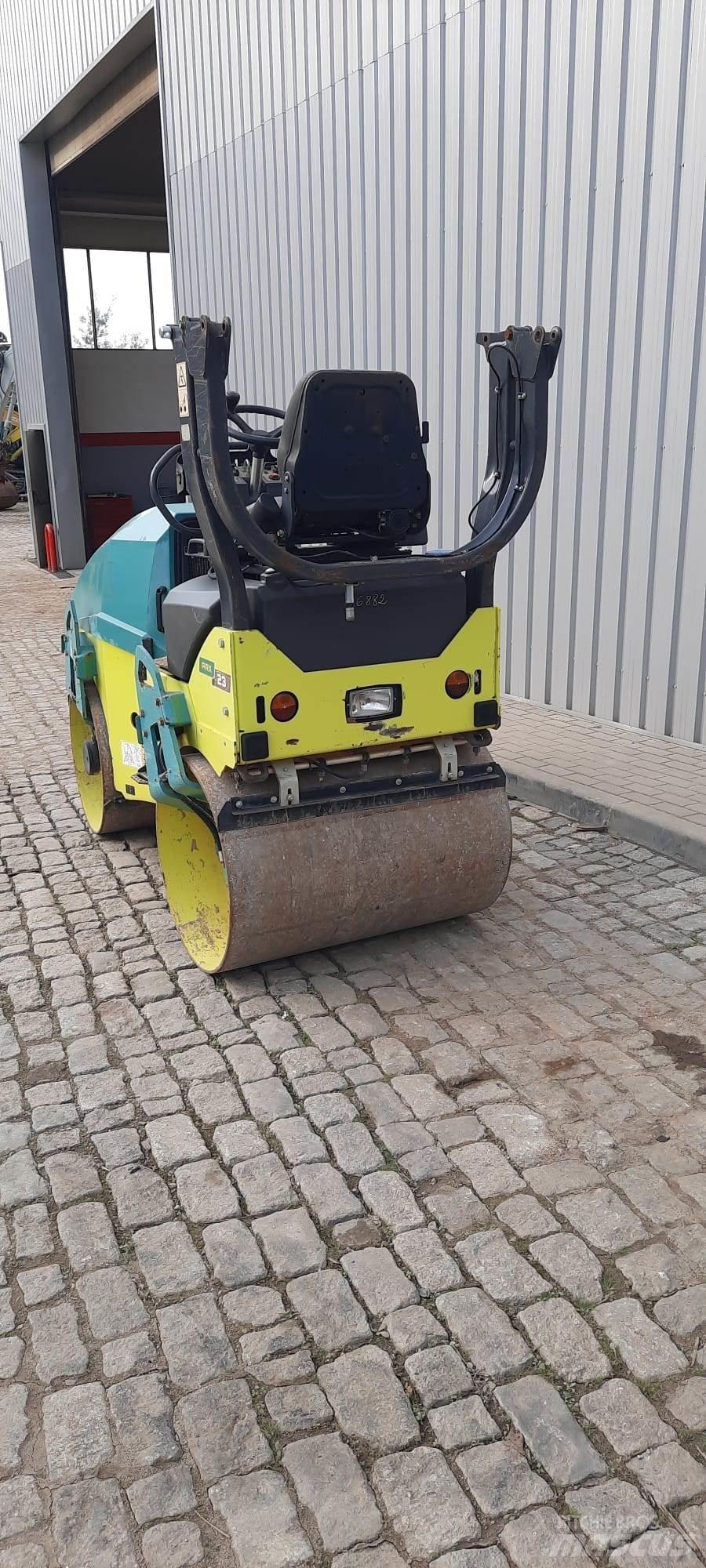 Ammann ARX23 Ikerdobos hengerek