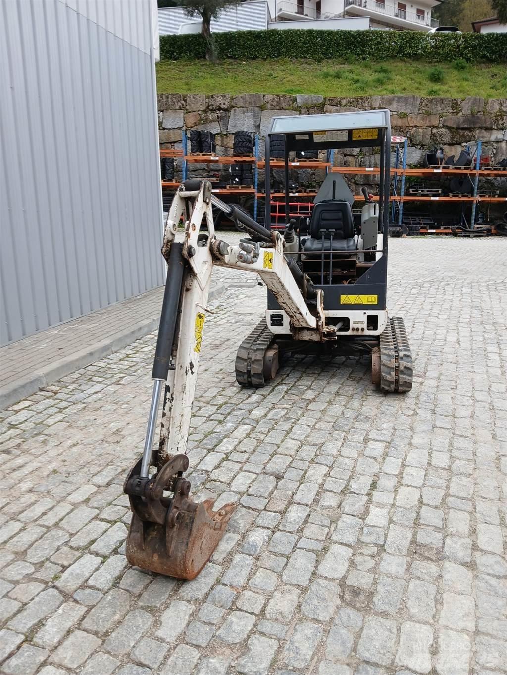 Bobcat 323 Mini kotrók < 7t