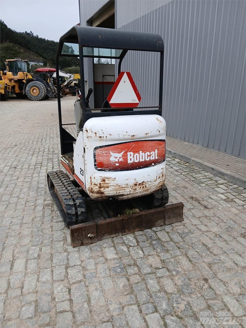 Bobcat 323 Mini kotrók < 7t