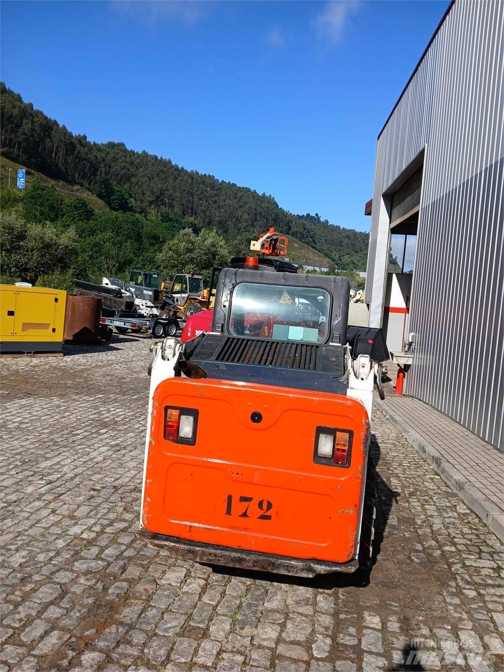 Bobcat S450 Gumikerekes homlokrakodók