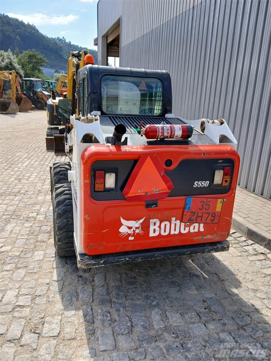 Bobcat S550 Gumikerekes homlokrakodók