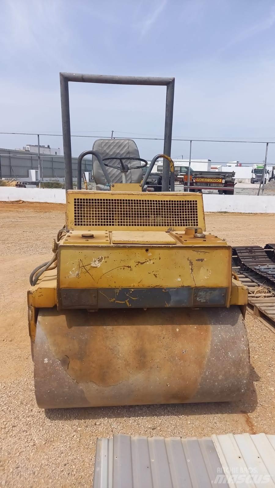 Bomag BW120AD Ikerdobos hengerek