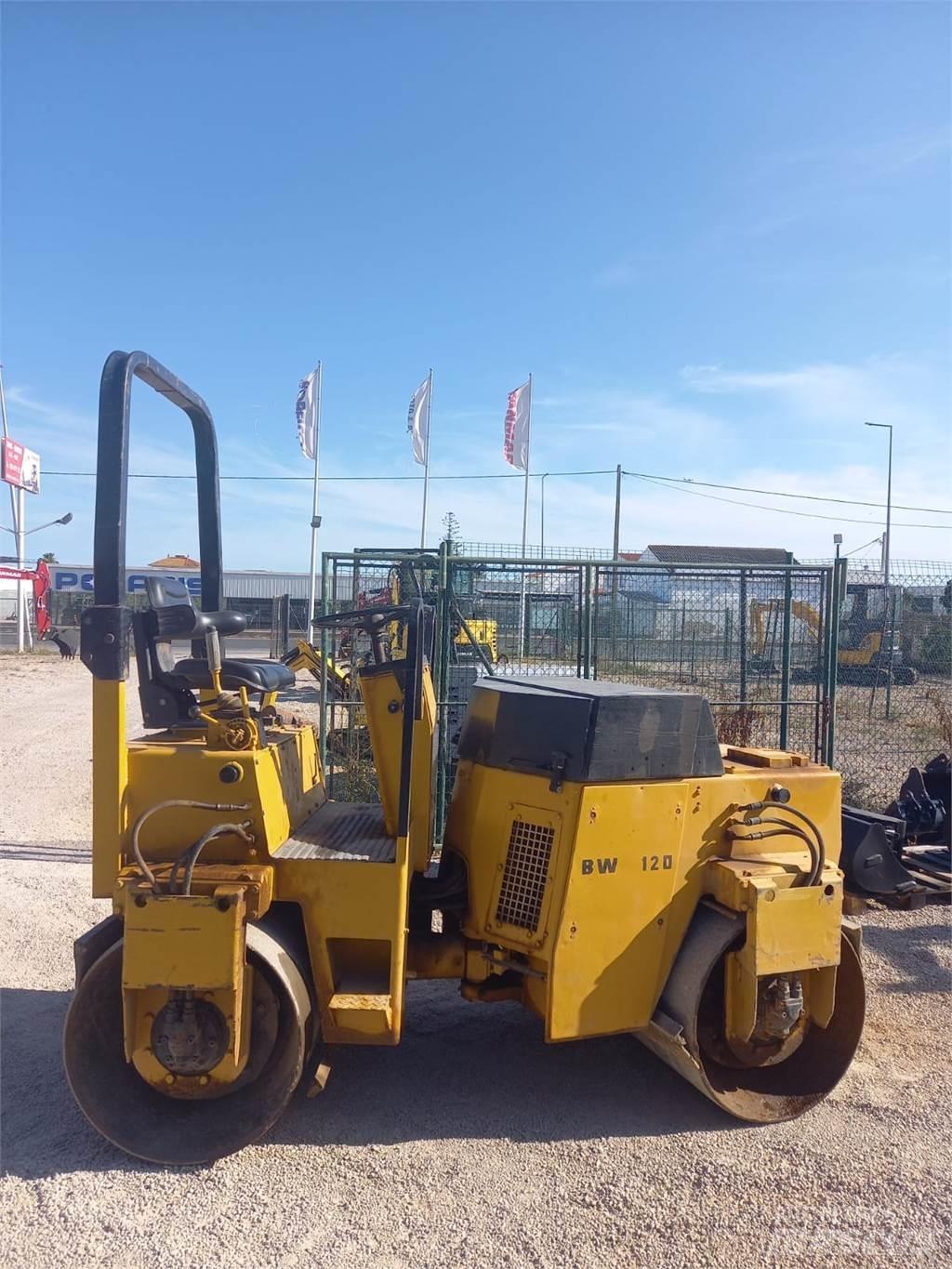 Bomag BW120AD Ikerdobos hengerek
