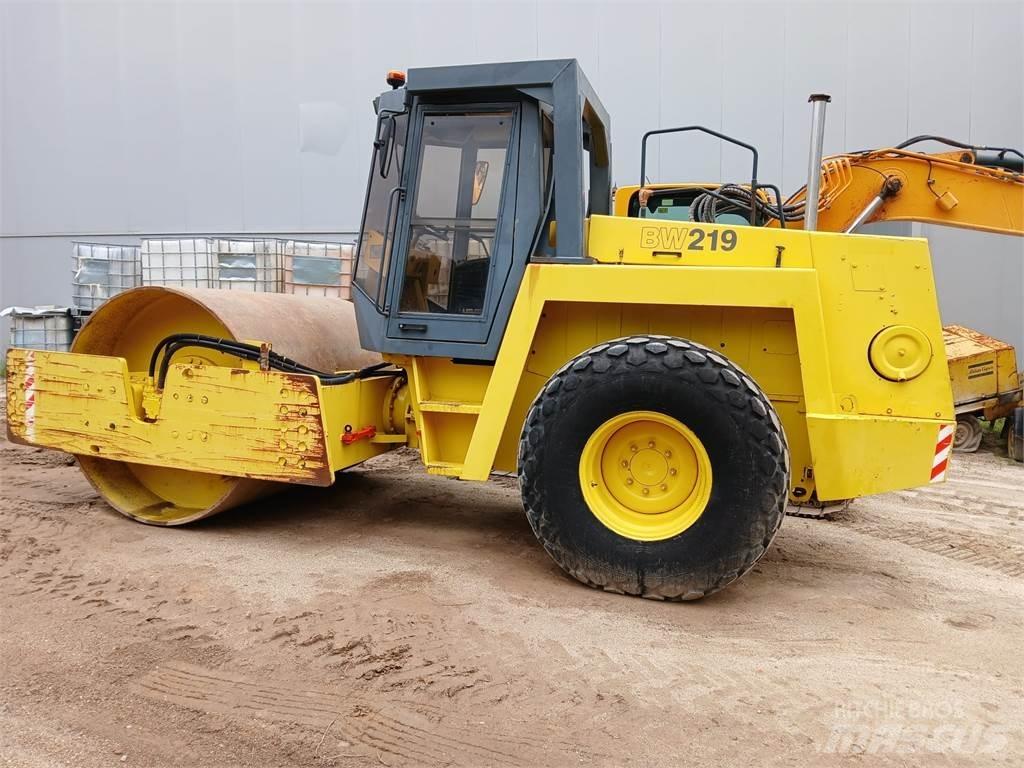 Bomag BW219D-2 Ikerdobos hengerek