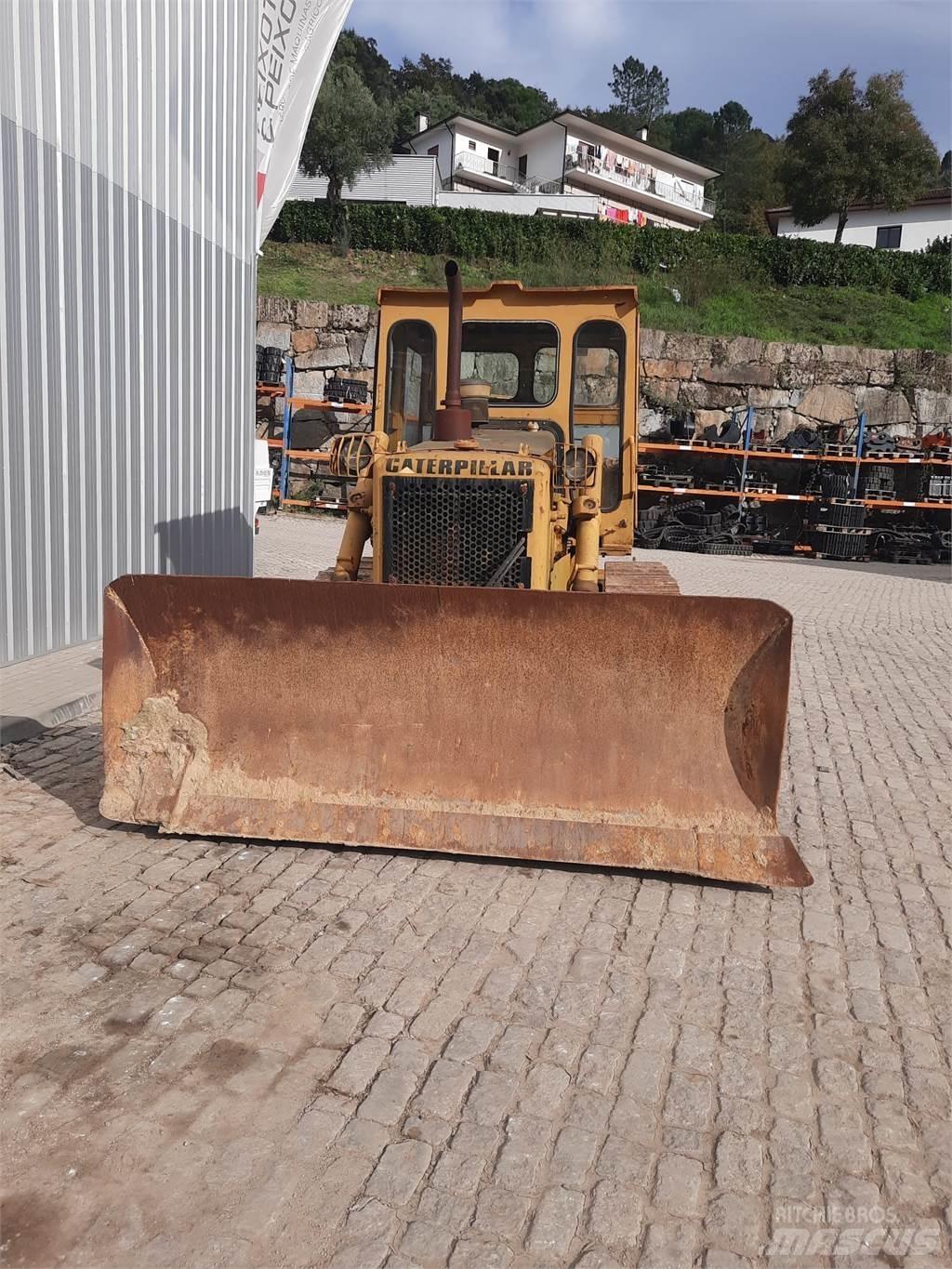 CAT D5B Csőfektető dózerek