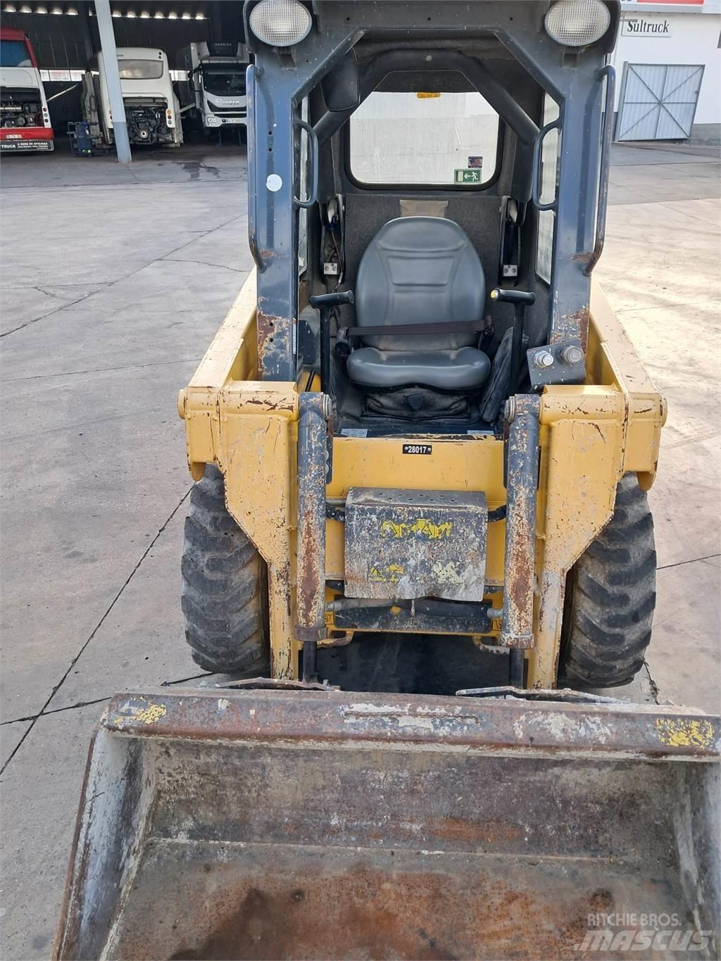 Gehl R105 Gumikerekes homlokrakodók