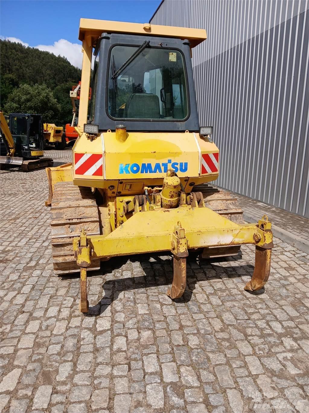 Komatsu D41E-6 Csőfektető dózerek
