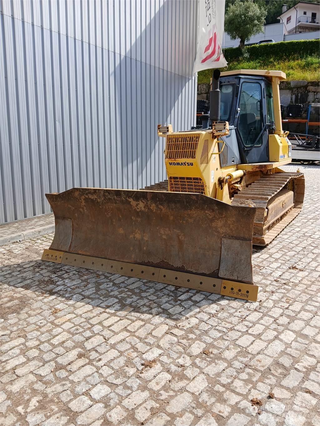 Komatsu D41E-6 Csőfektető dózerek