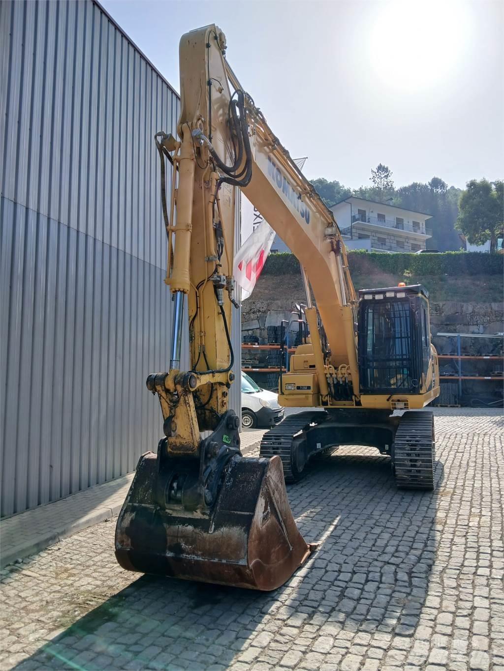 Komatsu PC210NLC-11 Lánctalpas kotrók