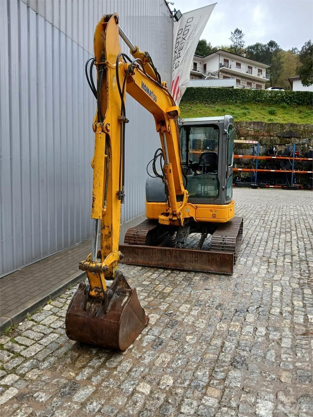Komatsu PC50MR-2 Mini kotrók < 7t