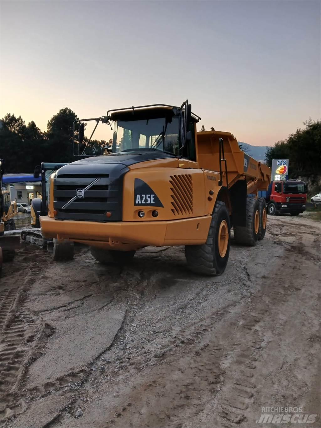 Volvo A25E Mezei dömperek