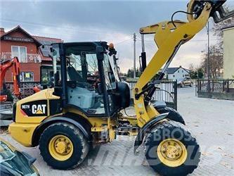 CAT 907H Gumikerekes homlokrakodók