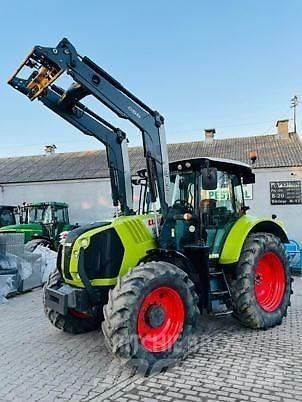 CLAAS ARION 520 Traktorok