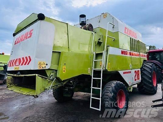 CLAAS MEGA 218 Kombájnok