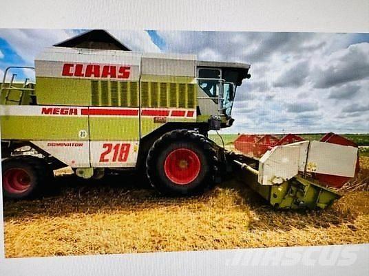 CLAAS MEGA 218 Kombájnok