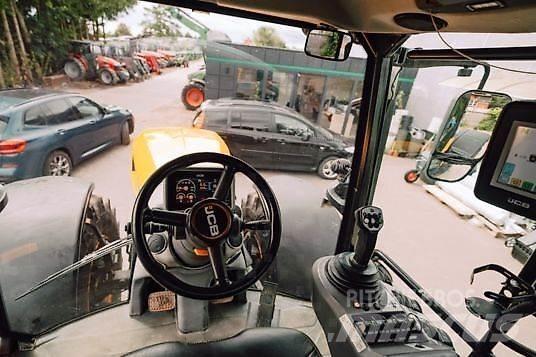 JCB FASTRAC 4220 Traktorok