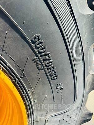 JCB FASTRAC 4220 Traktorok