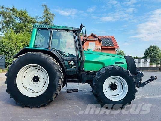 Valtra 8150 Traktorok