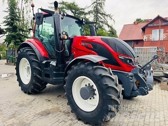 Valtra T154 Traktorok