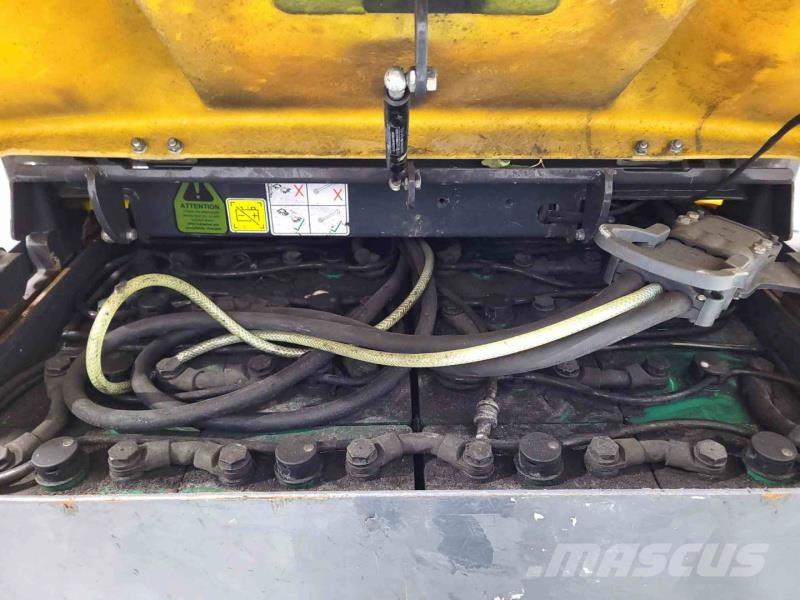 Aisle-Master 20SHE Magasraktári szűkfolyosós targonca