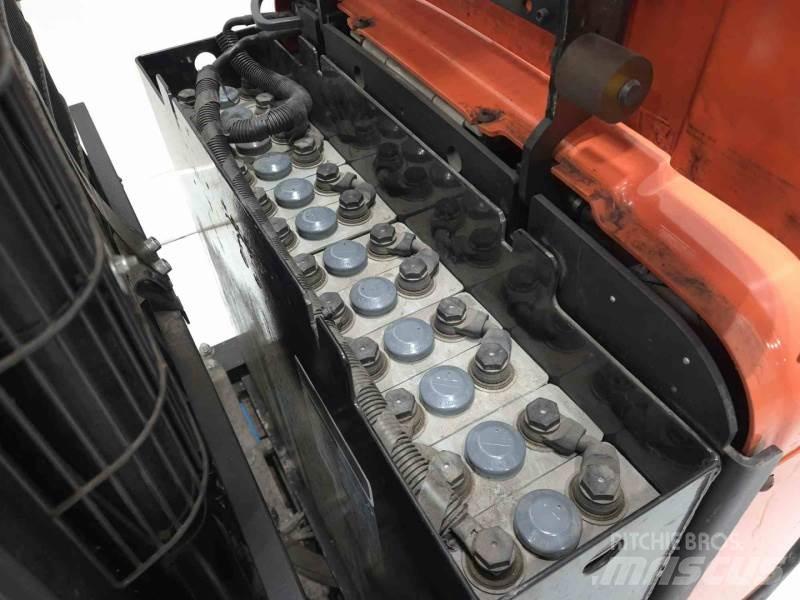 BT SPE135S Gyalogkíséretű targonca