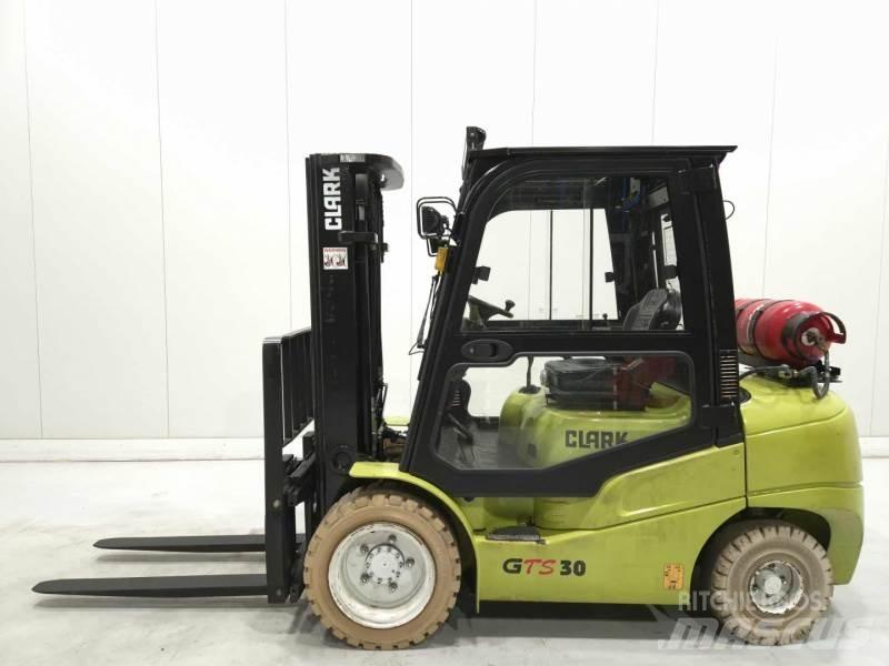 Clark GTS30L Gázüzemű targoncák