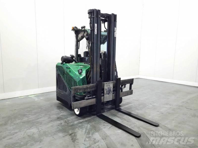Combilift C3000 CB Tolóoszlopos négyutas targonca