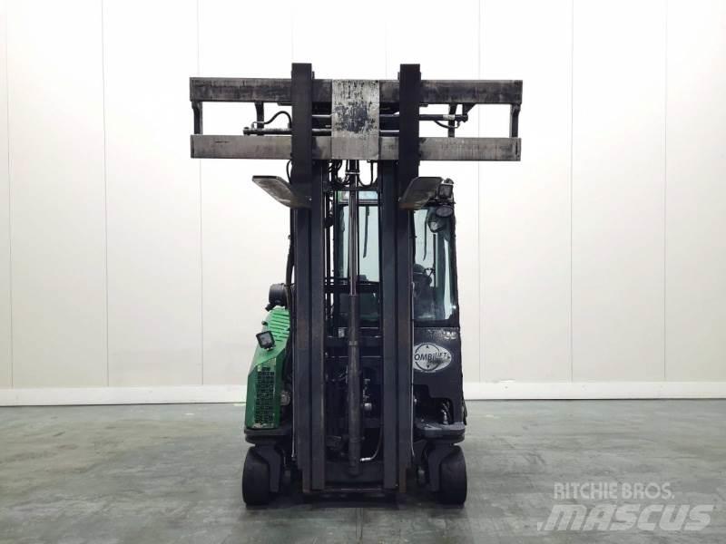 Combilift C3000 CB Tolóoszlopos négyutas targonca
