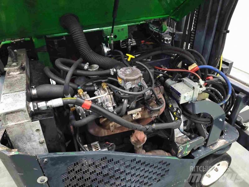 Combilift C3000 CB Tolóoszlopos négyutas targonca