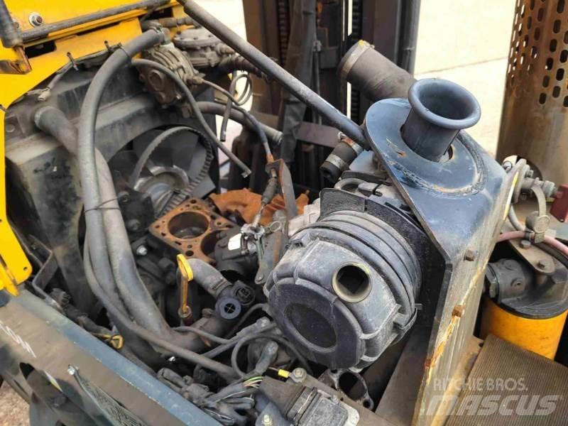 Combilift C3000 GAS Tolóoszlopos négyutas targonca