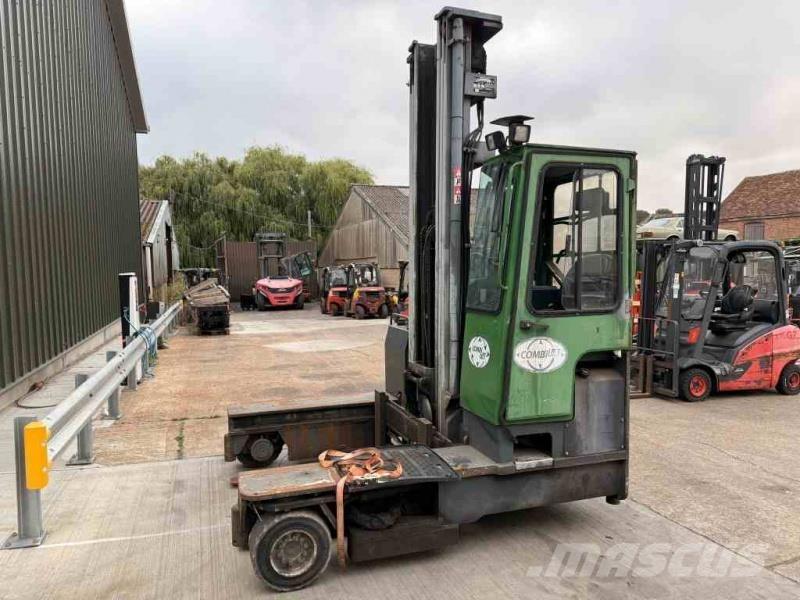 Combilift C4000 Tolóoszlopos négyutas targonca