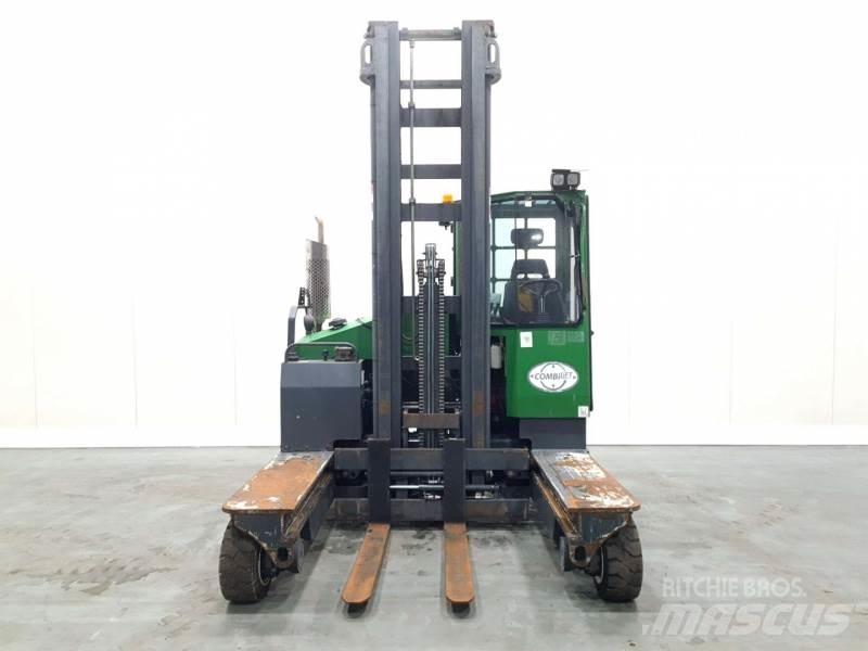 Combilift C4000 Tolóoszlopos négyutas targonca