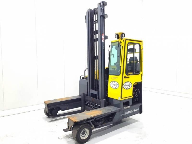 Combilift C4000 Tolóoszlopos négyutas targonca