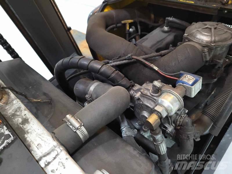 Combilift C4000 Tolóoszlopos négyutas targonca