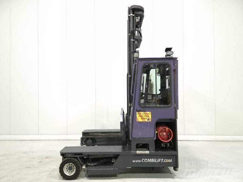 Combilift C4000 Tolóoszlopos négyutas targonca