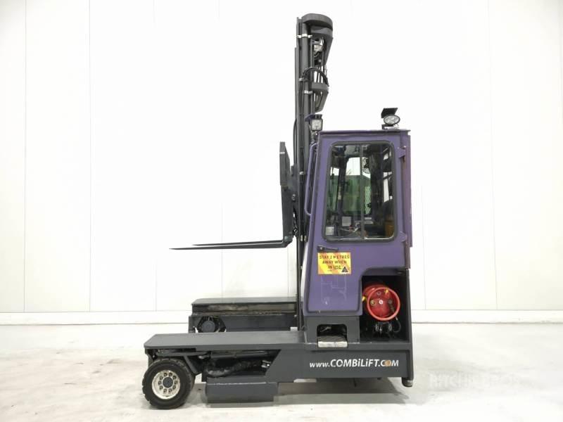 Combilift C4000 Tolóoszlopos négyutas targonca